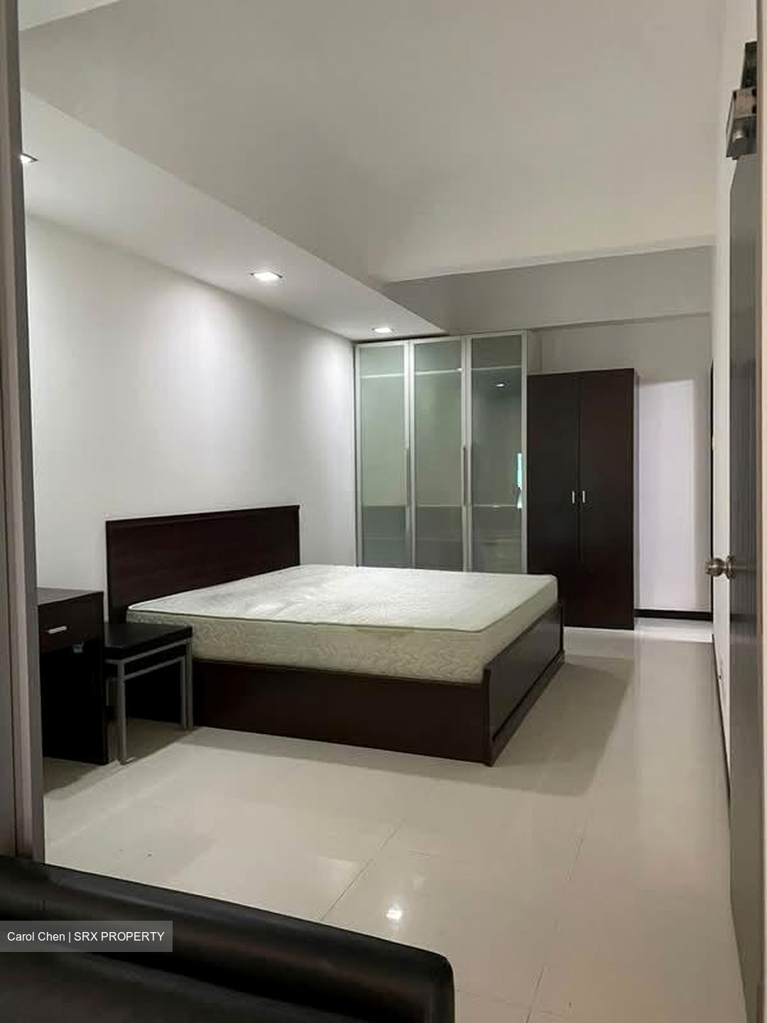 Emerald Apartments (D9), Apartment #590772281